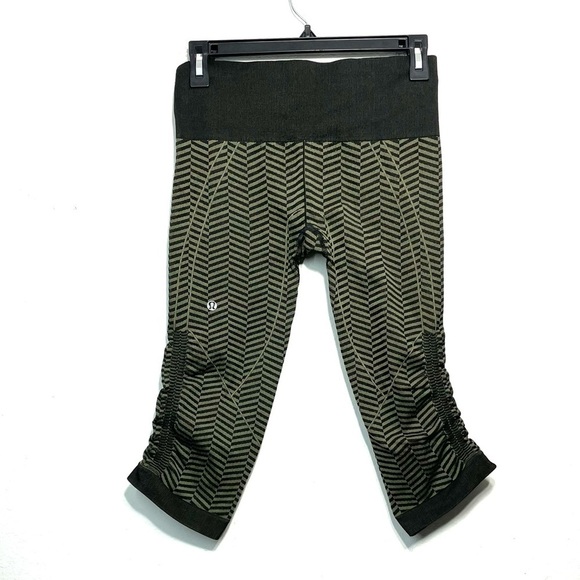 Lululemon In The Flow Crop II Heathered Fatigue Green 6 O22 - Picture 4 of 10